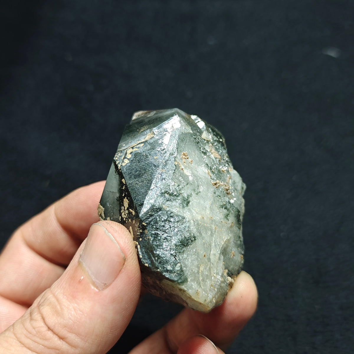 Hematite chlorite Quartz Crystal 125 grams