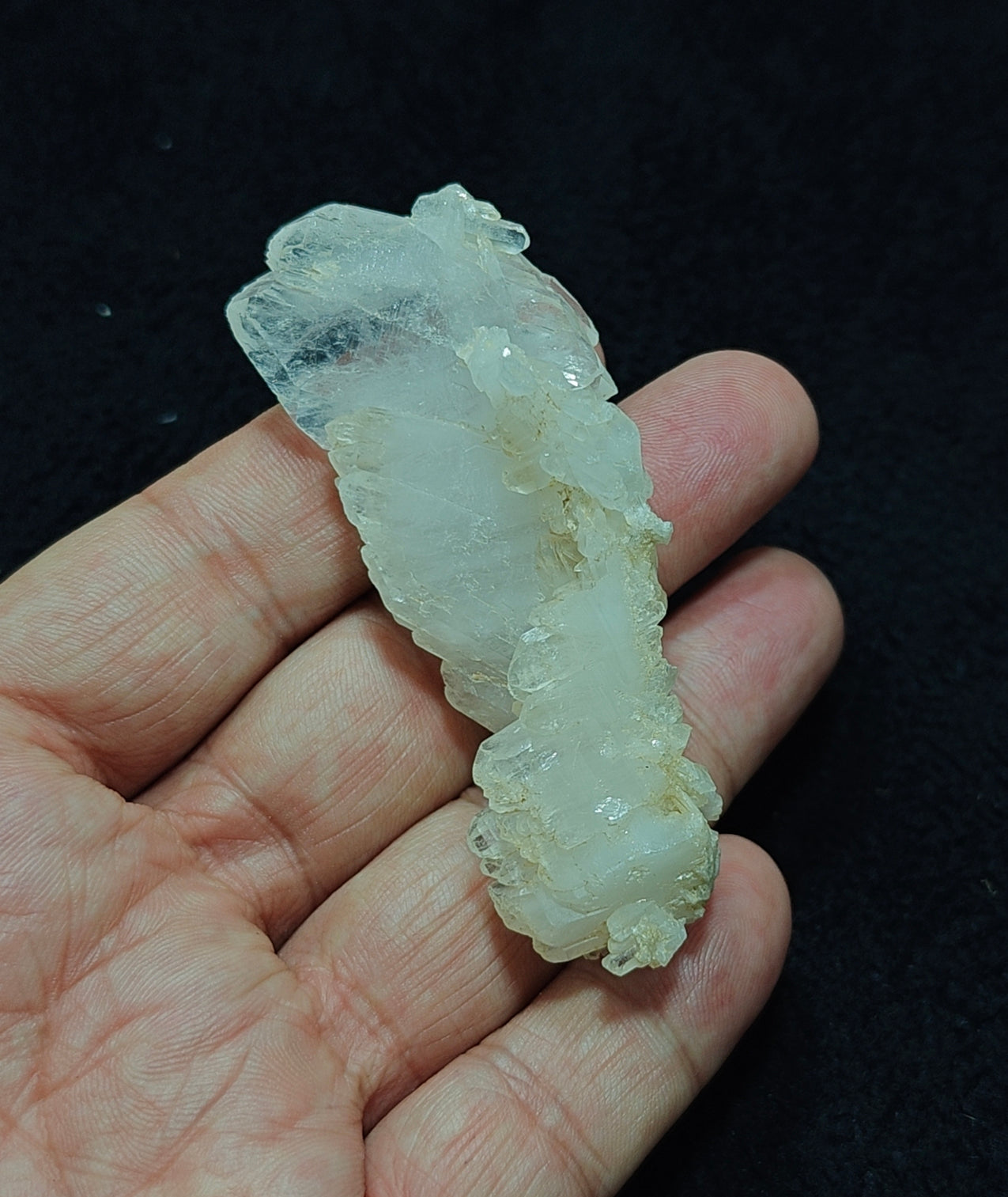 Single beautiful terminated Faden Quartz crystal specimen 45 grams