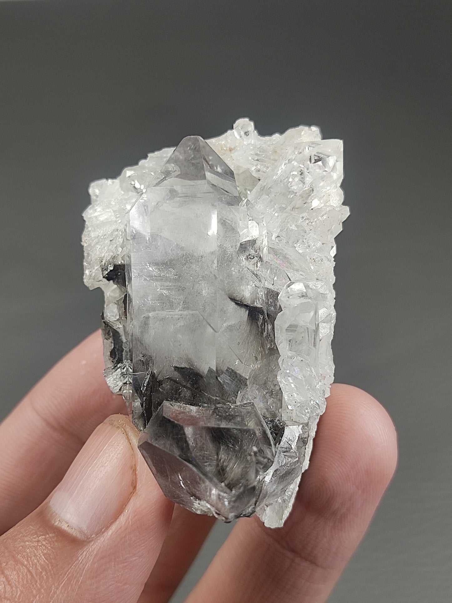 Brookite inclusions in quartz 78 grams