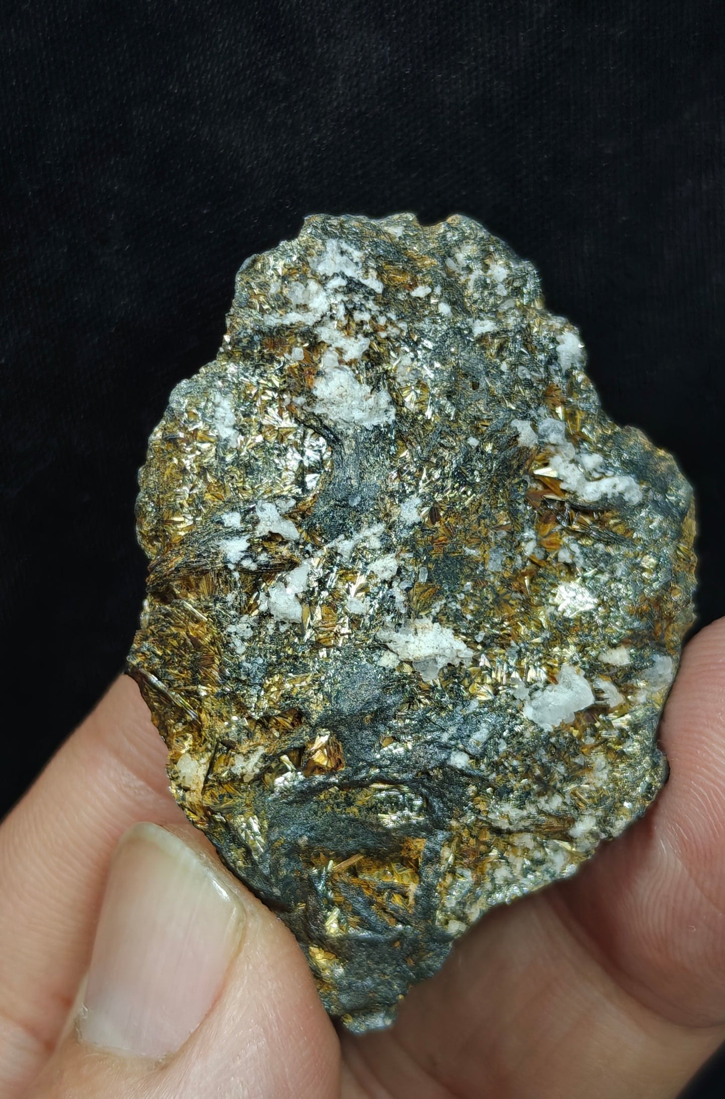 Rutile on hematite 29 grams