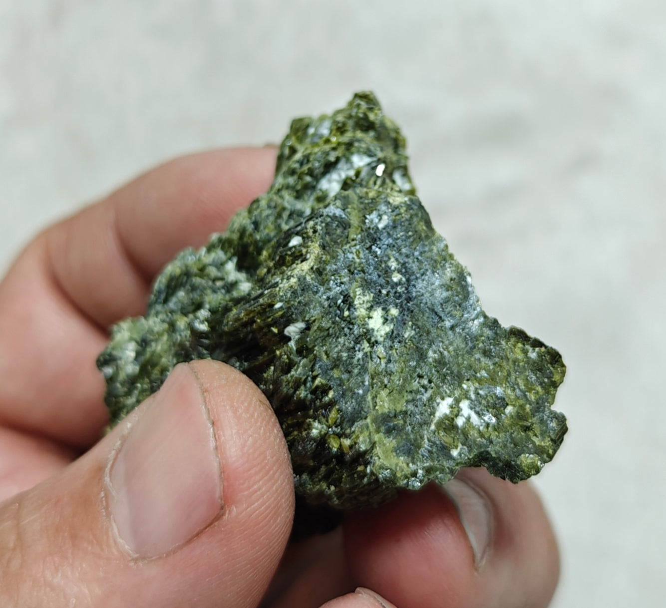 An Amazing specimen of lusterous Epidote crystal 66 grams