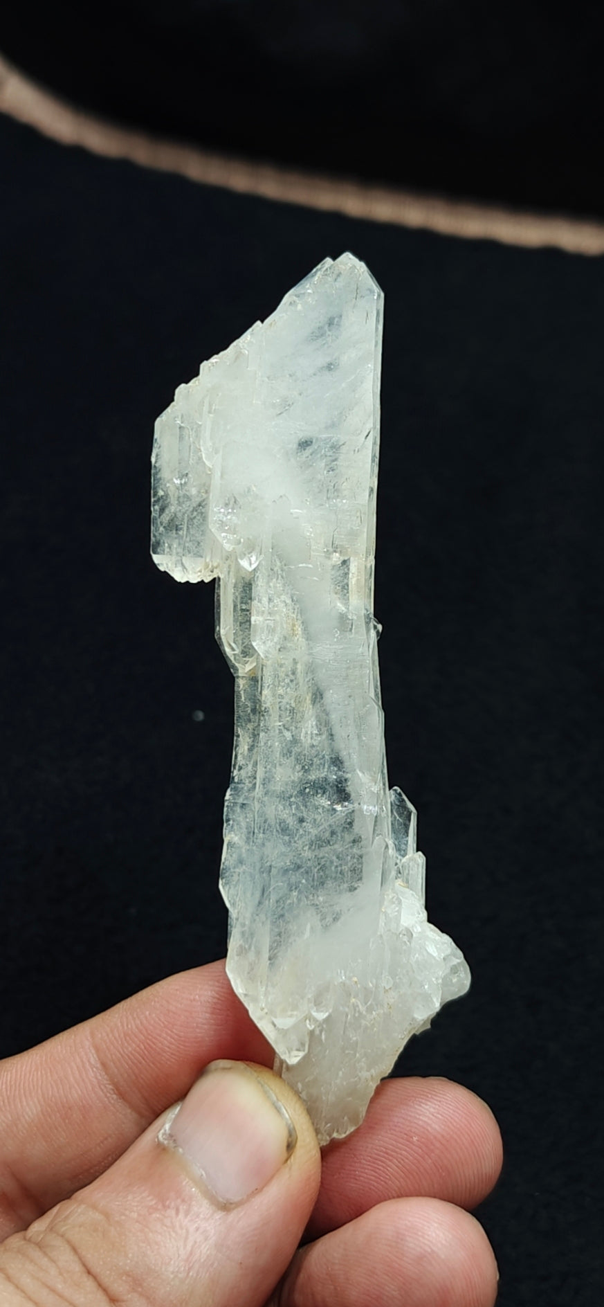 Single beautiful terminated Faden Quartz crystal specimen 44 grams