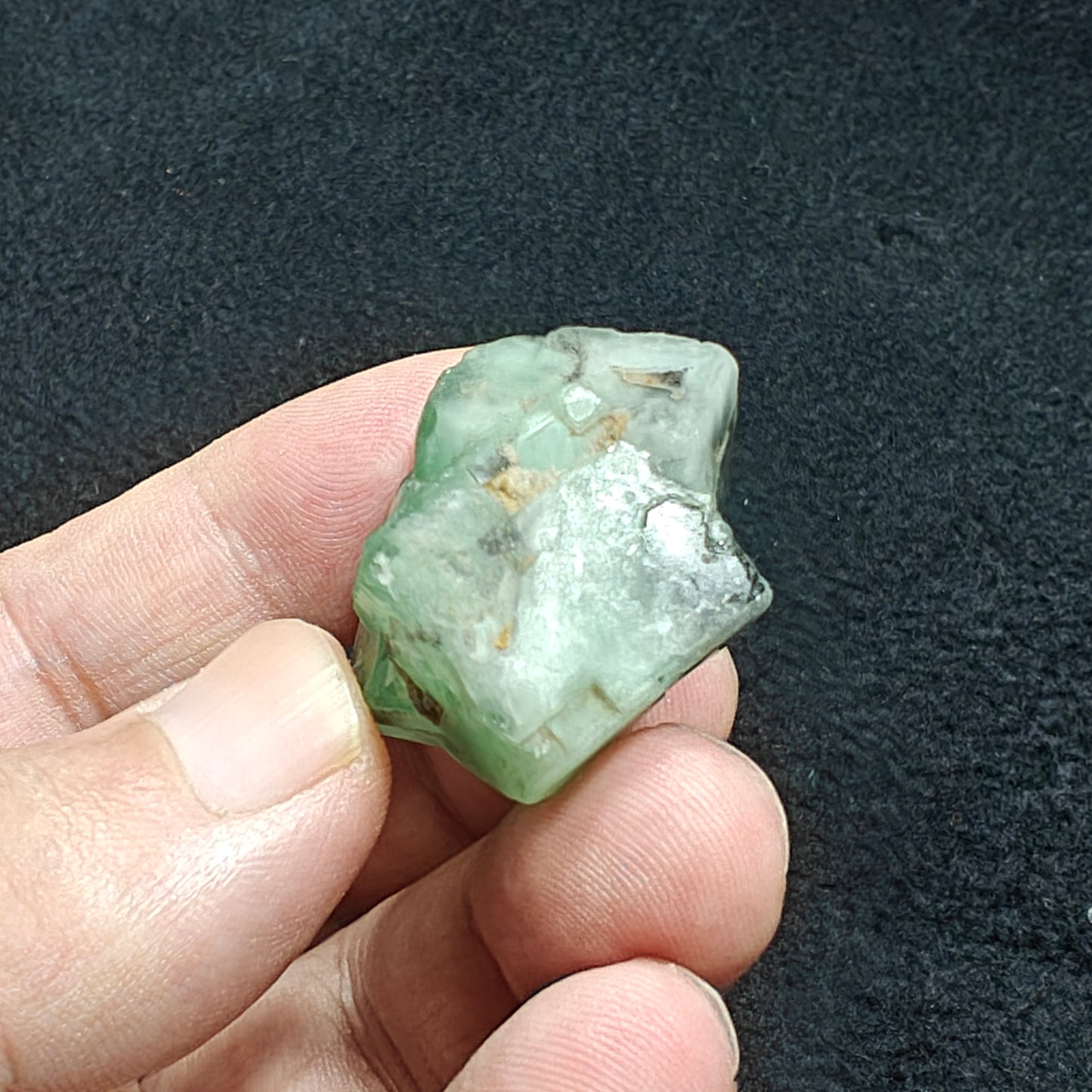 Natural green fluorite 39 grams