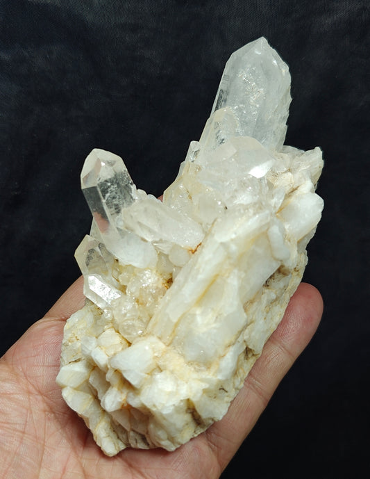 Natural Terminated quartz Crystals cluster 394 grams