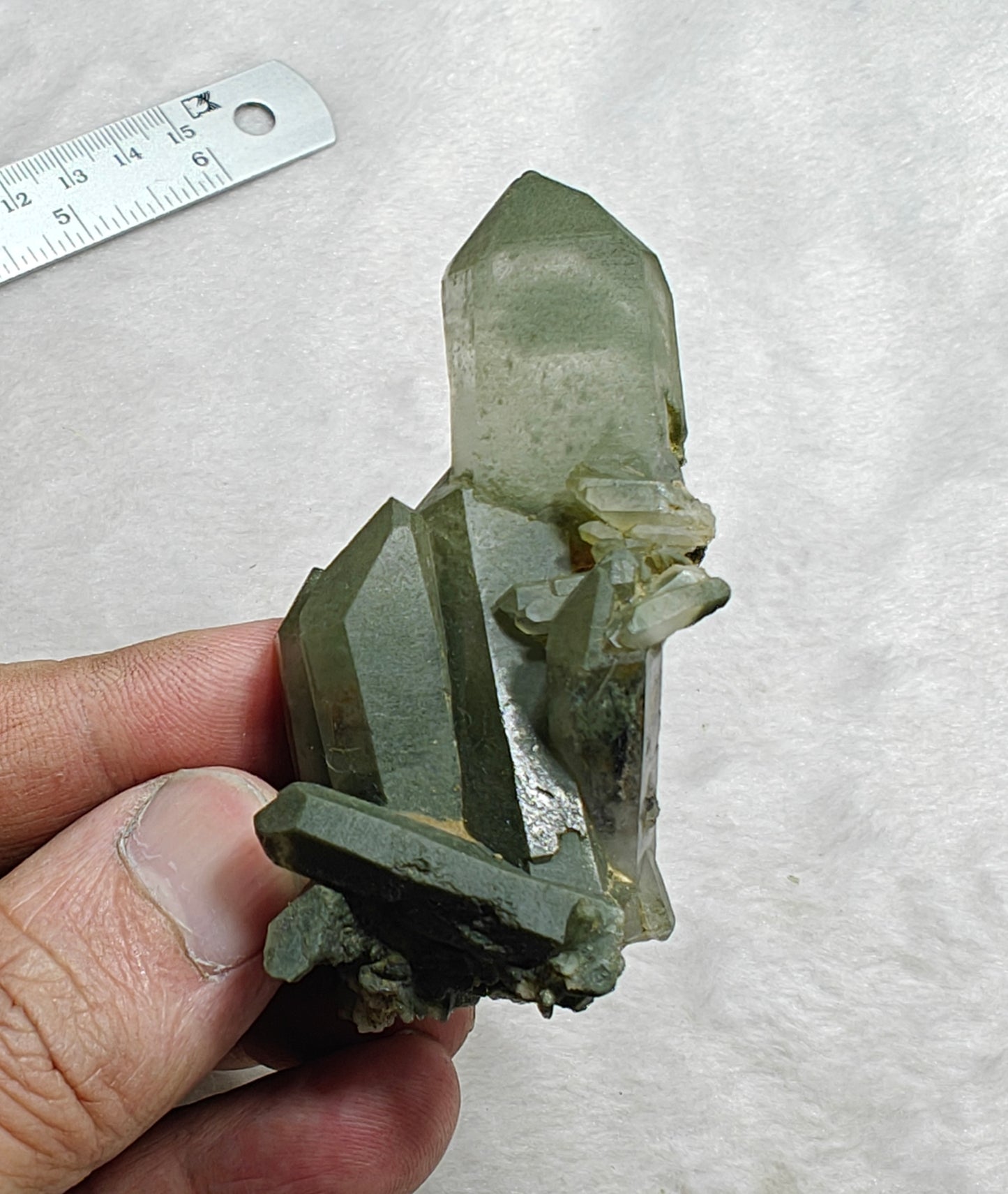 Natural terminated Chlorite Quartz cluster 67 grams