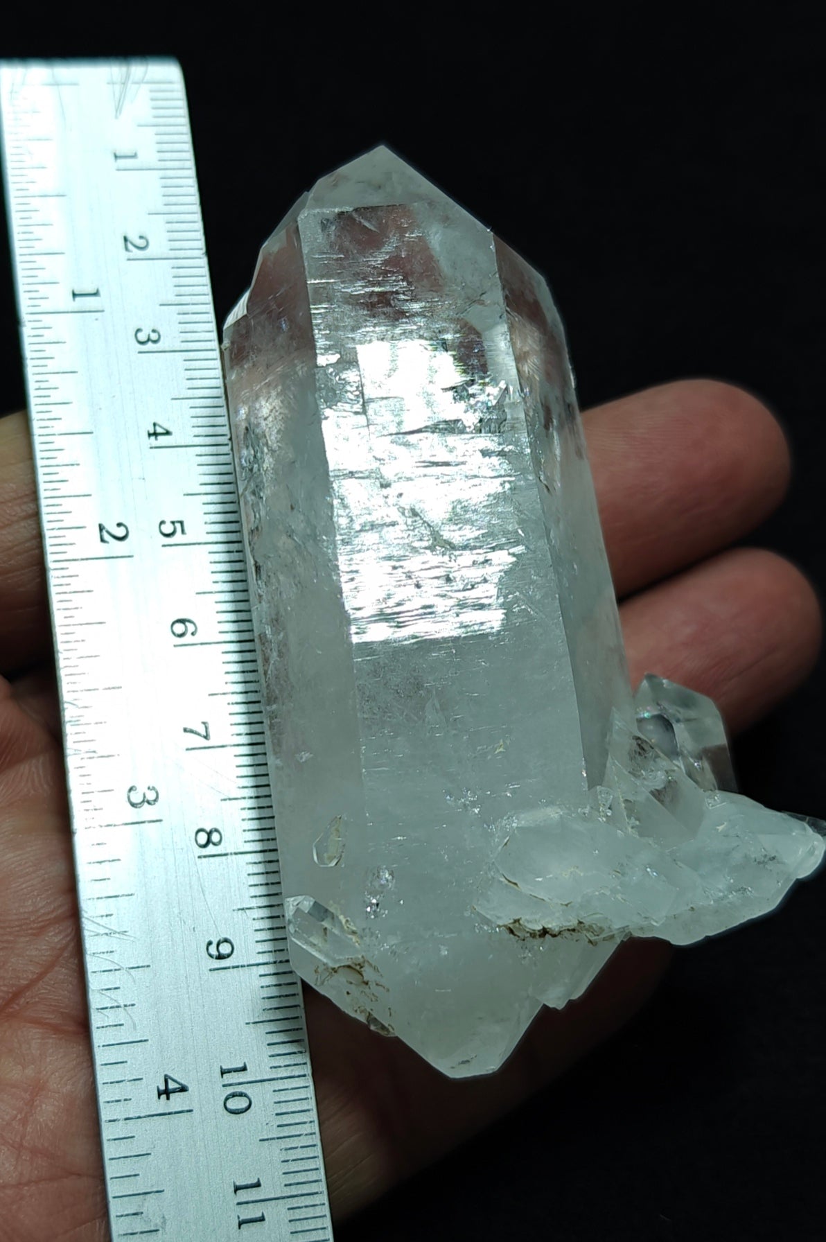 Natural quartz Crystals with twin crystals head and double terminated 133 grams