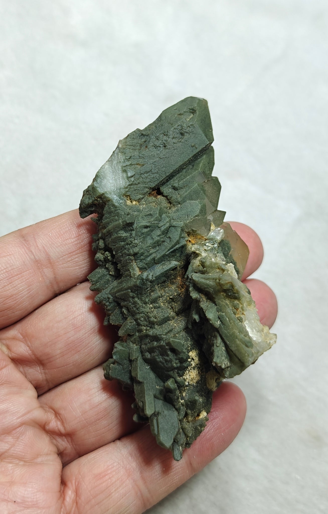 An Aesthetic Natural crystals cluster of beautifully terminated Chlorite Quartz 85 grams