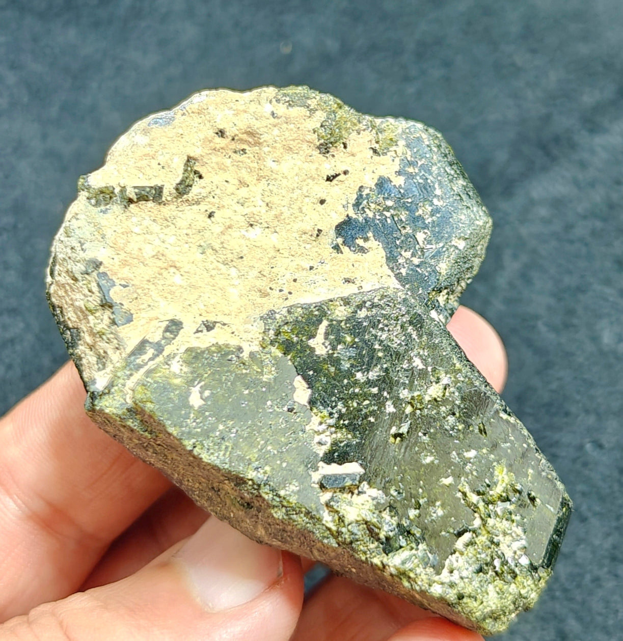 Natural lusterous Epidote 140 grams