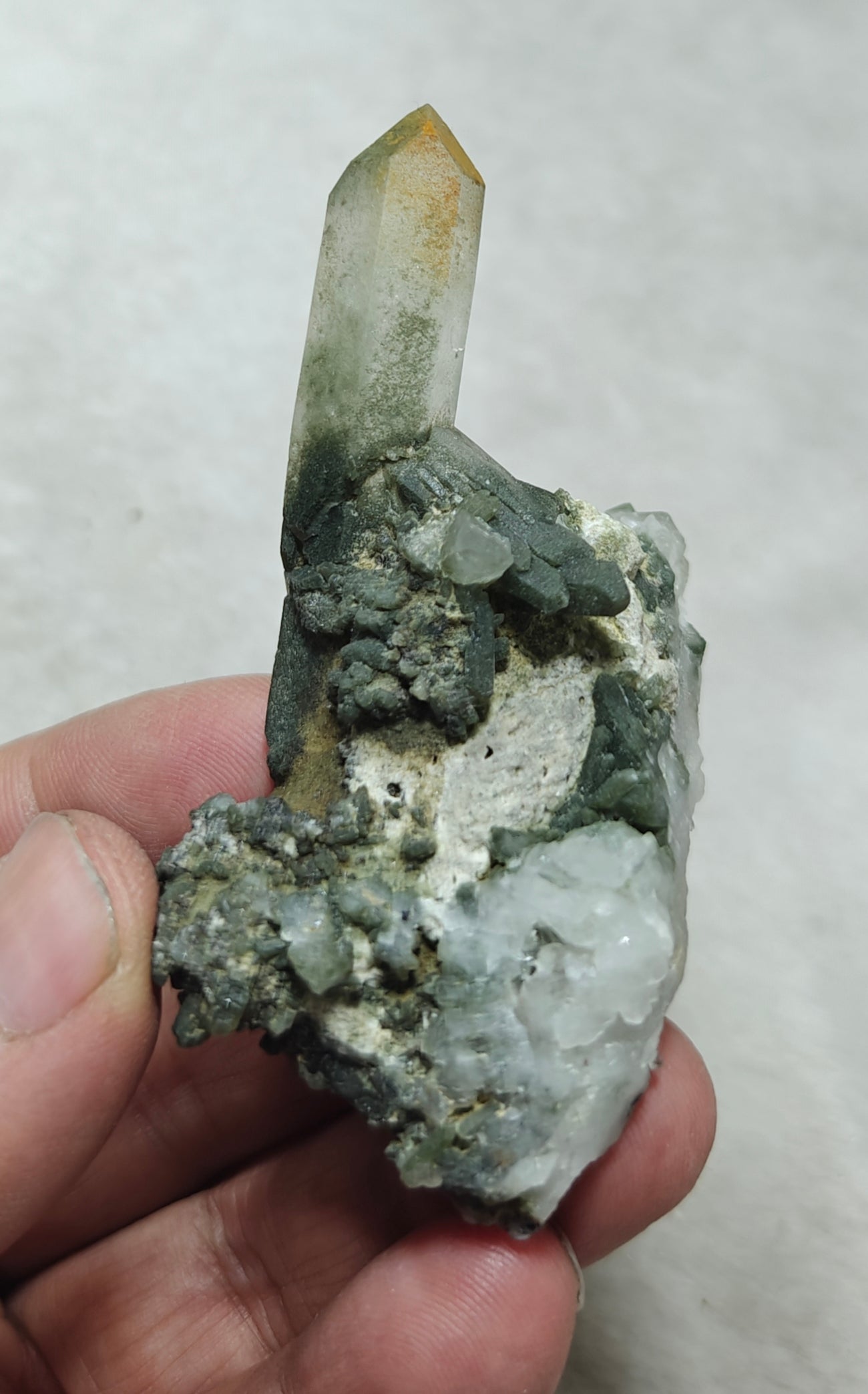 Chlorite Quartz cluster 70 grams
