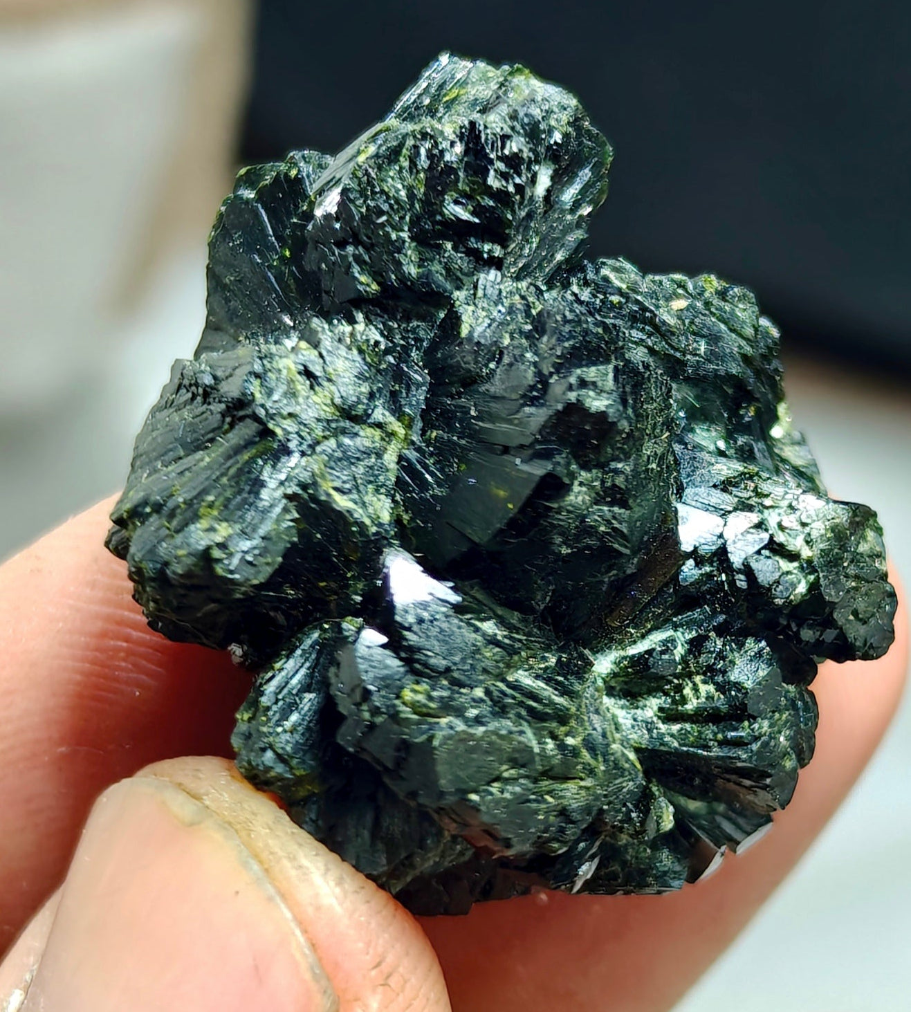 Bowtie Epidote spray cluster 23 grams