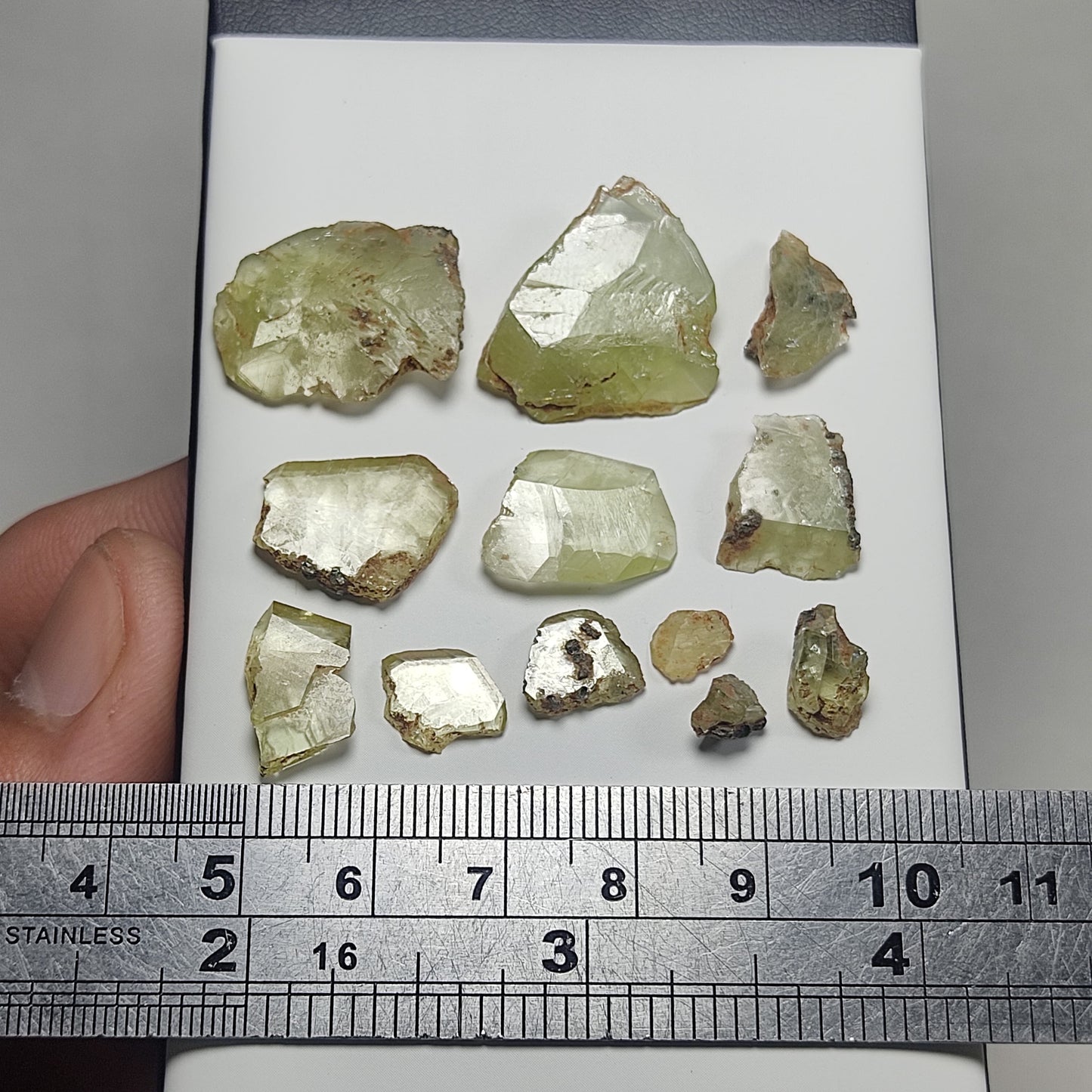 Natural green sphene Titanite crystals 10 grams