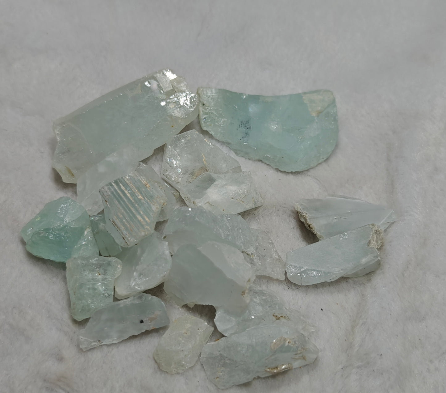 Natural aquamarine collection, some Crystals some rough, 150 grams