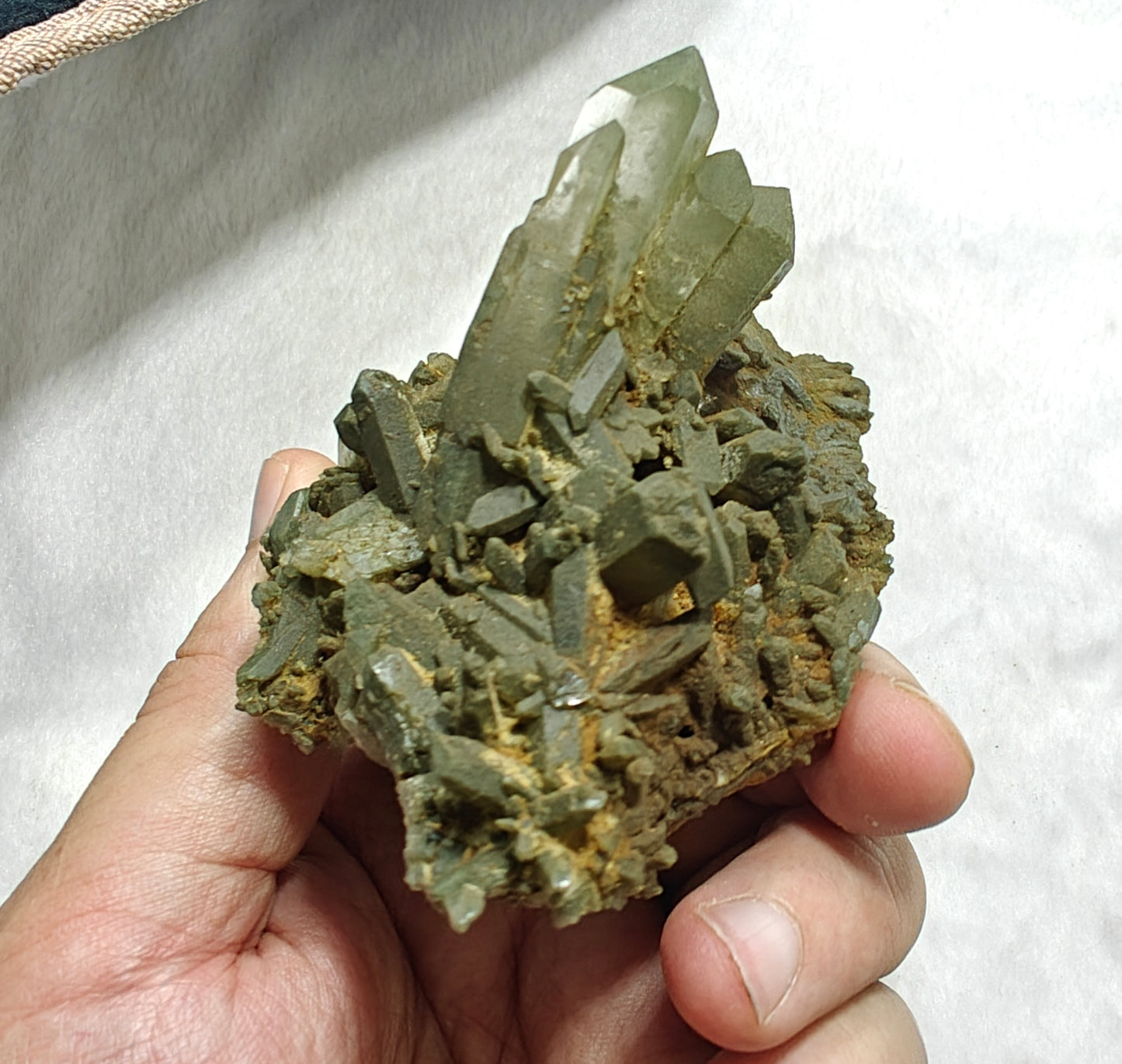 An Aesthetic Natural crystals cluster of beautifully terminated Chlorite Quartz 200 grams