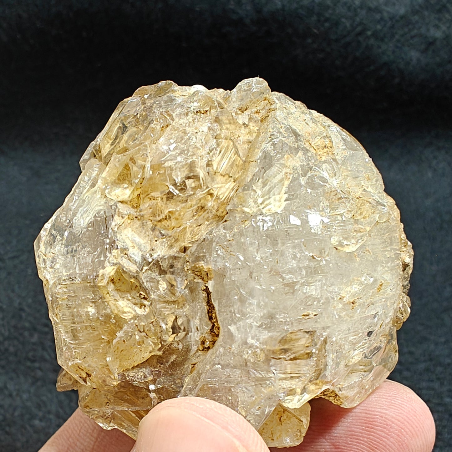 Natural window quartz fenster quartz crystal 111 grams