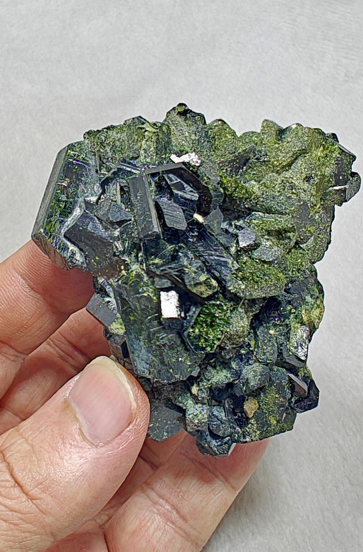 Epidote cluster natural terminations 298 grams