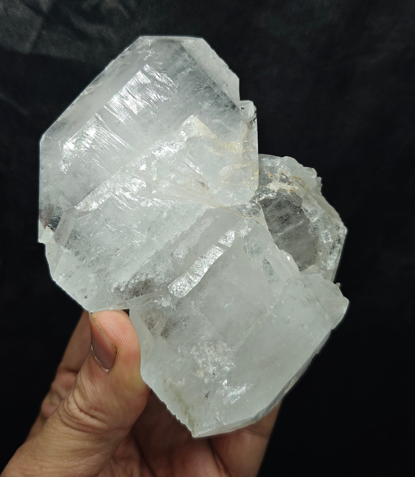 Faden Quartz crystal specimen 426 grams