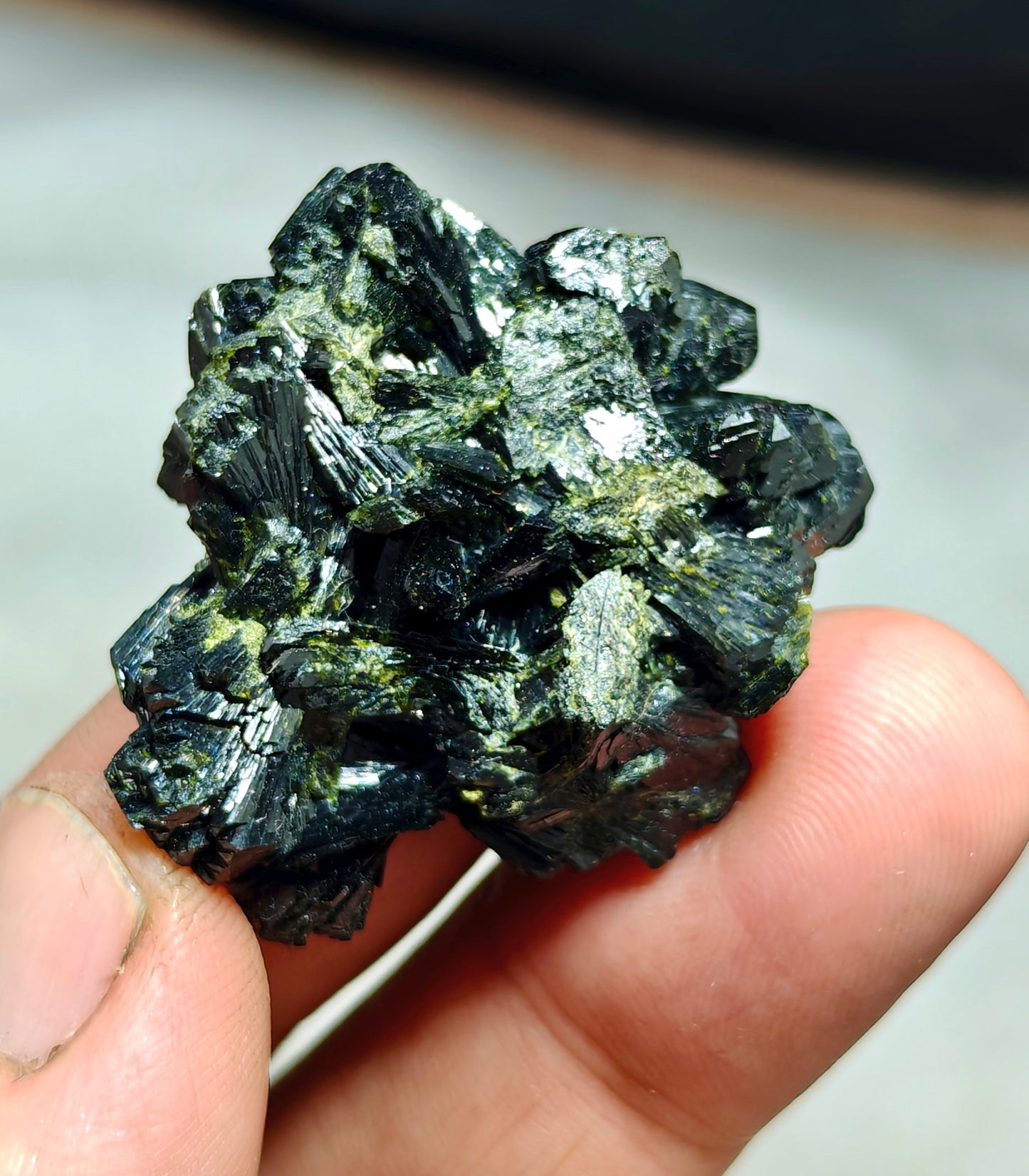 Bowtie Epidote cluster 28 grams