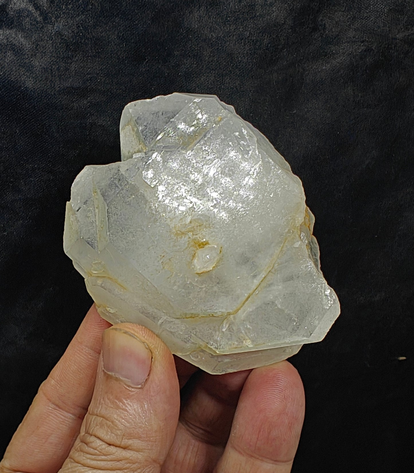 Faden Quartz crystal specimen 135 grams