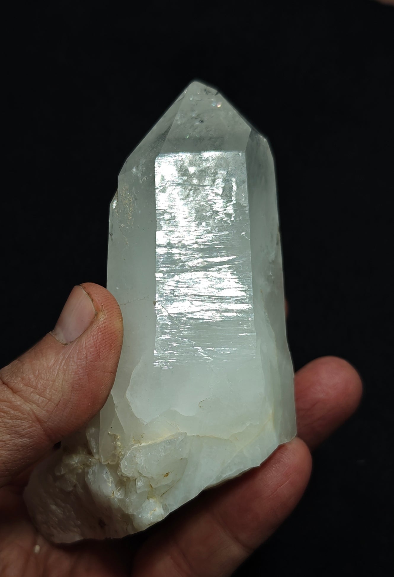 Natural Quartz Crystal self standing 323 grams
