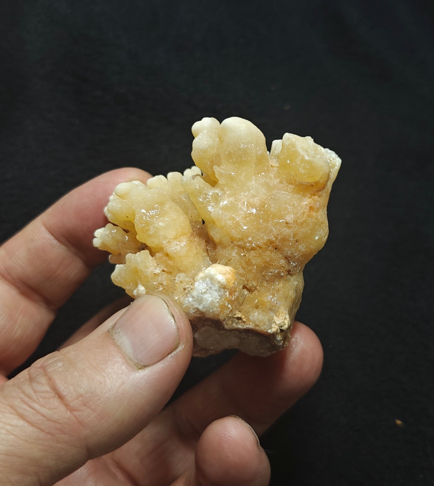 An aesthetic specimen of aragonite flower shape natural terminated crystals 89 grams