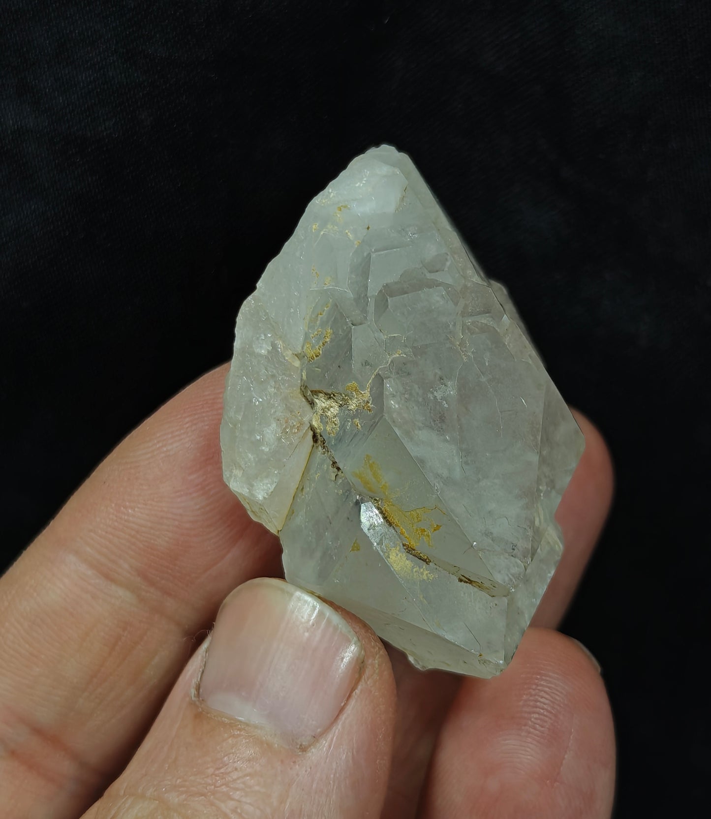 Natural gwindel quartz crystal 58 grams