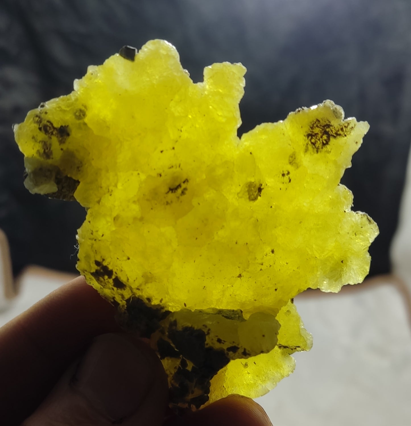 Natural yellow color Brucite 45 grams