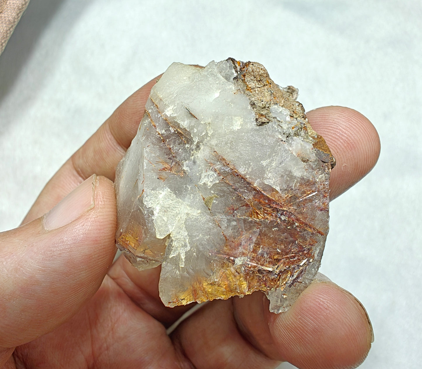 Natural Quartz Crystal with Rutiles Saginite 36 grams