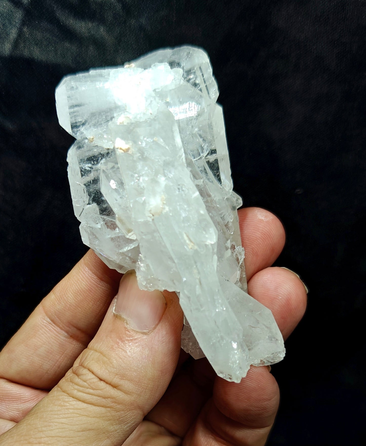 Natural terminated Faden Quartz crystals cluster 91 grams