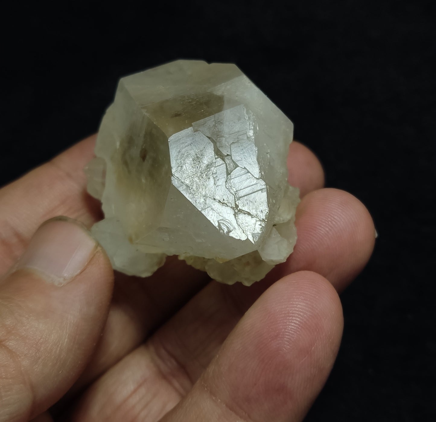 Natural terminated gwindel Like Quartz crystal 63 grams