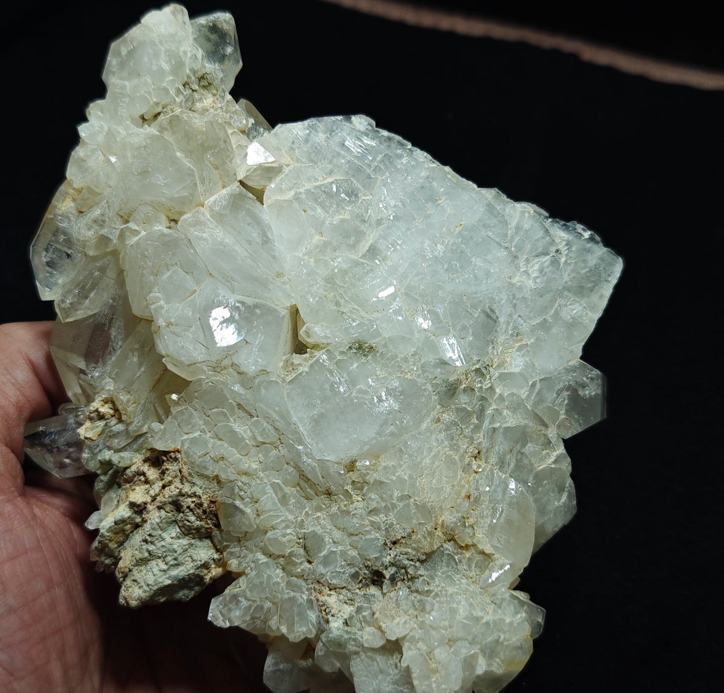 An amazing specimen terminated quartz crystals with faden and chlorite inclusions 639 grams