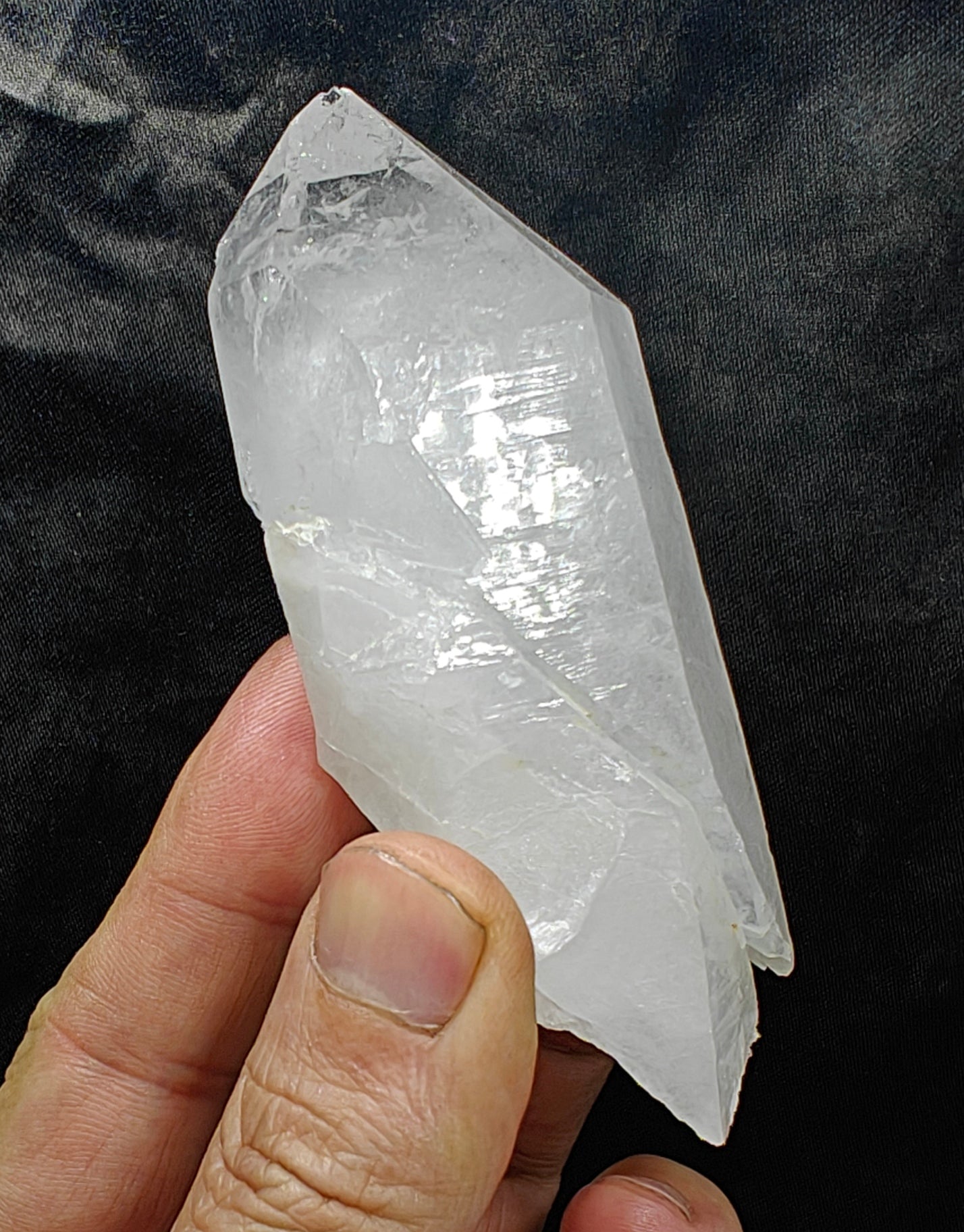 An amazing terminated Quartz Crystal 193 grams