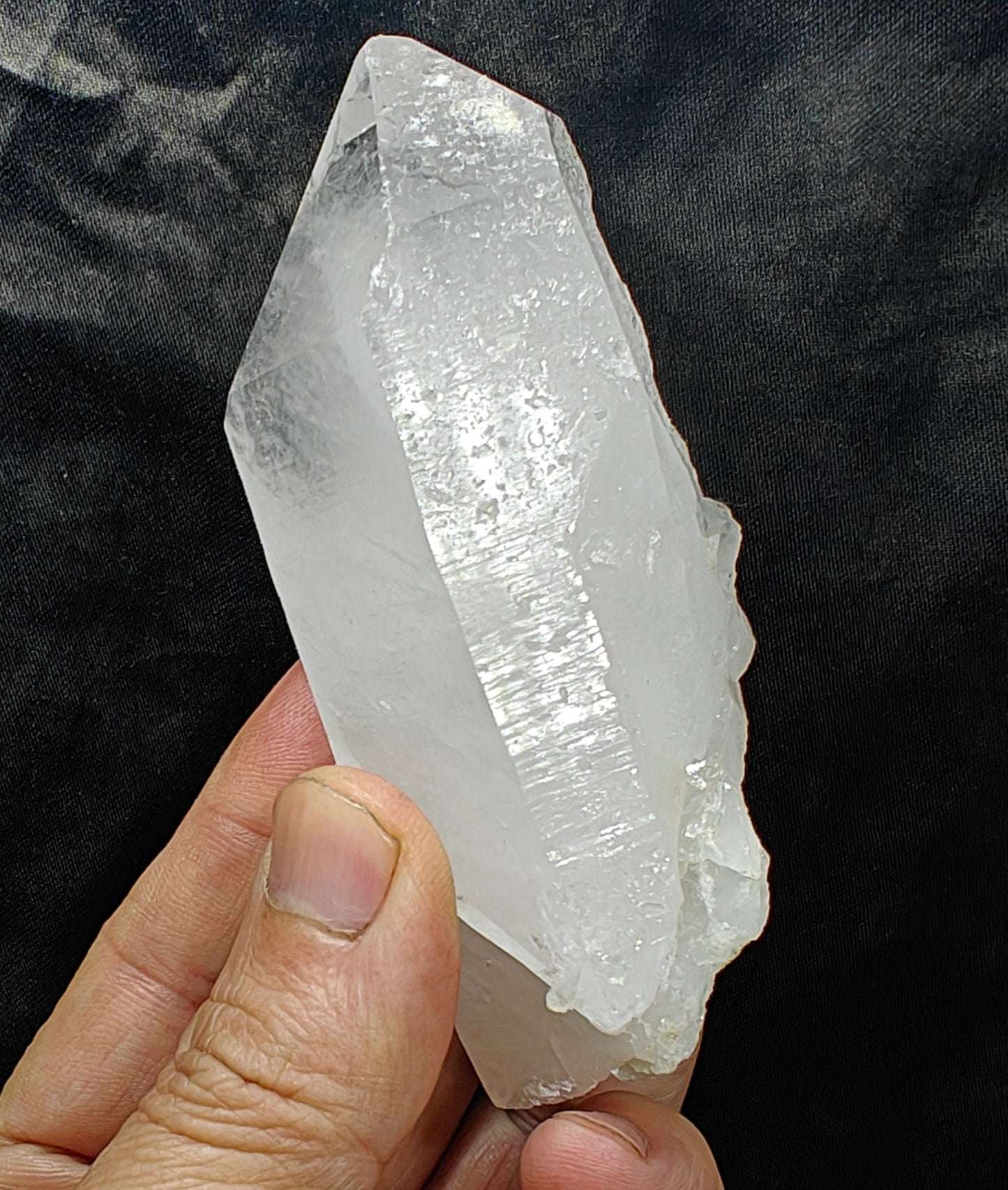 An amazing terminated Quartz Crystal 193 grams