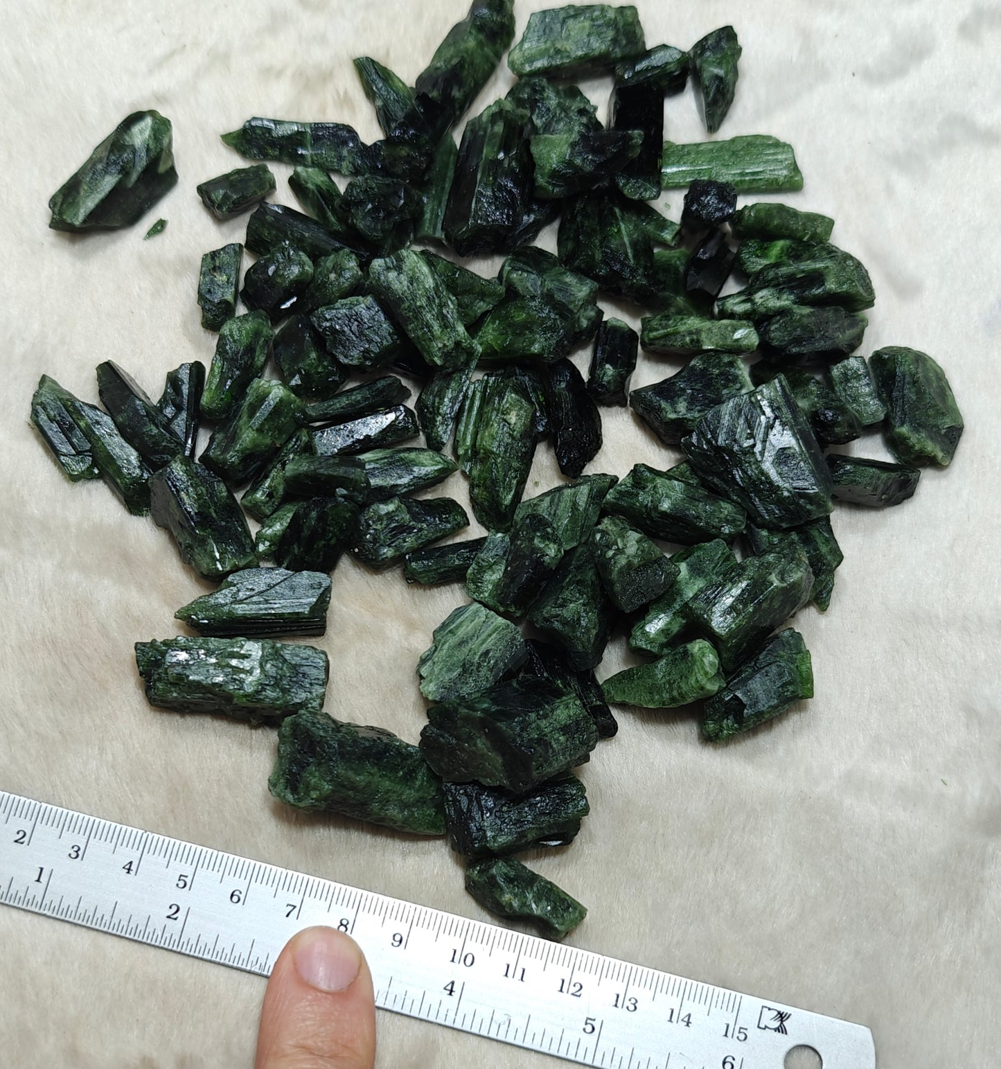 500 grams diopside crystals