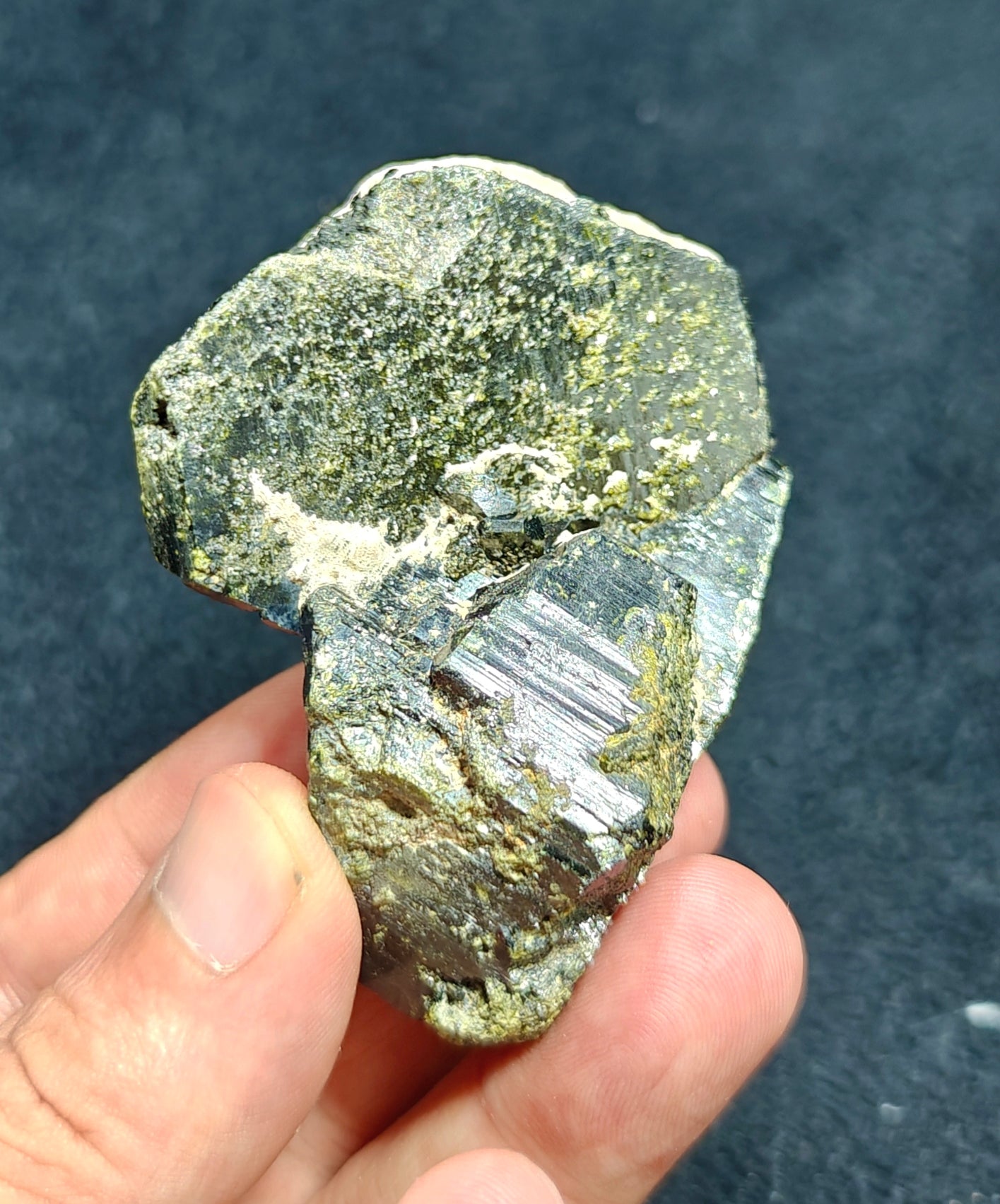 Natural lusterous Epidote 140 grams