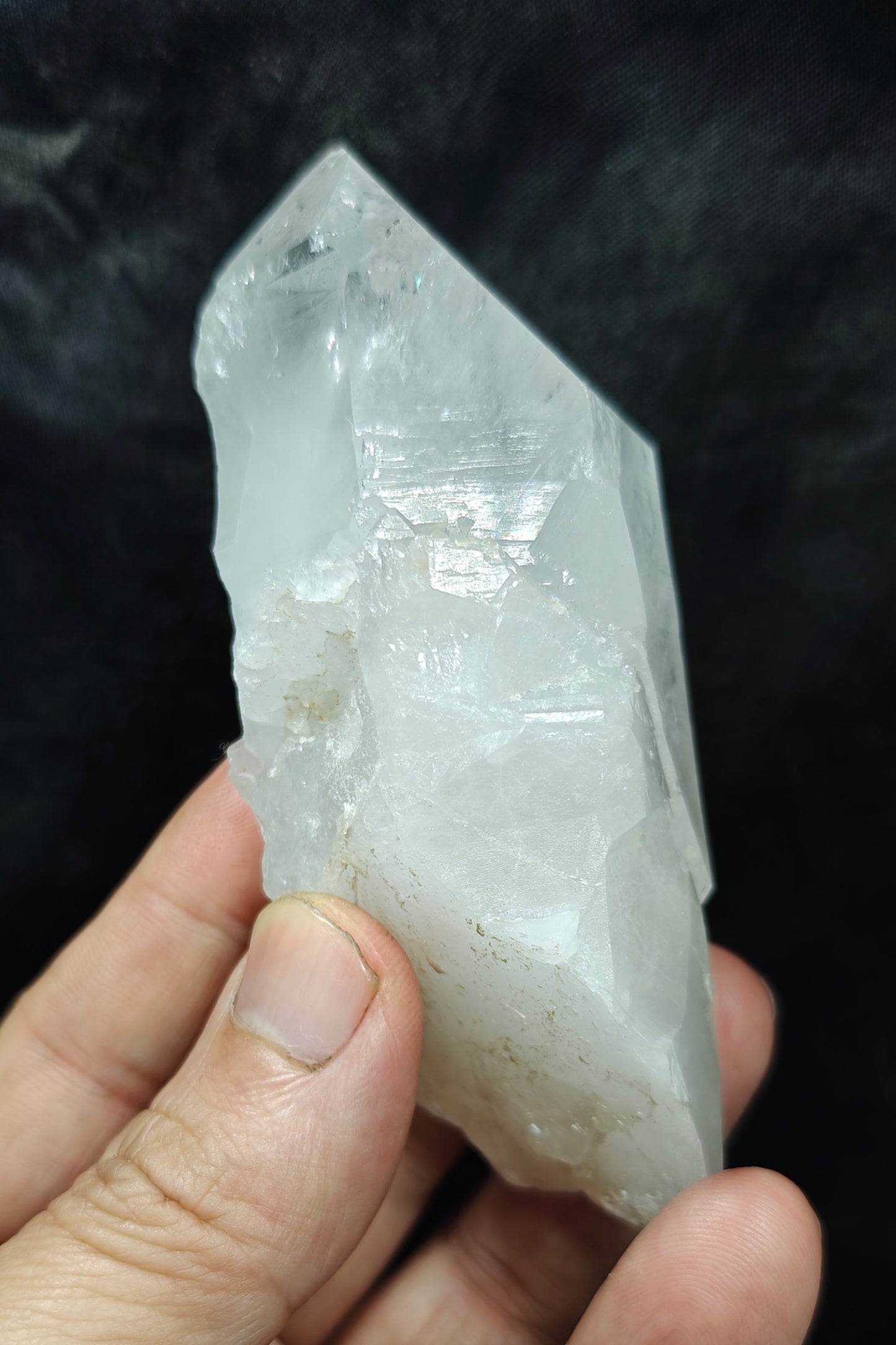 An amazing terminated Quartz Crystal 193 grams