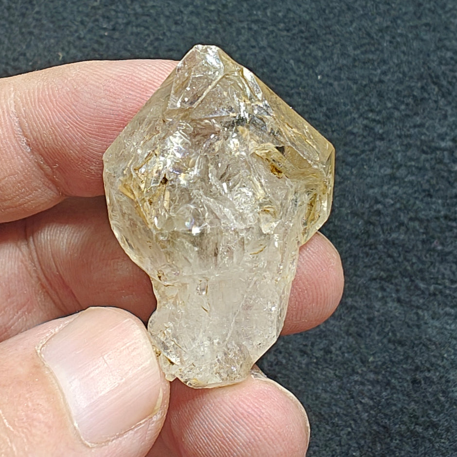 Natural window quartz fenster quartz scepter like formation 25 gram's