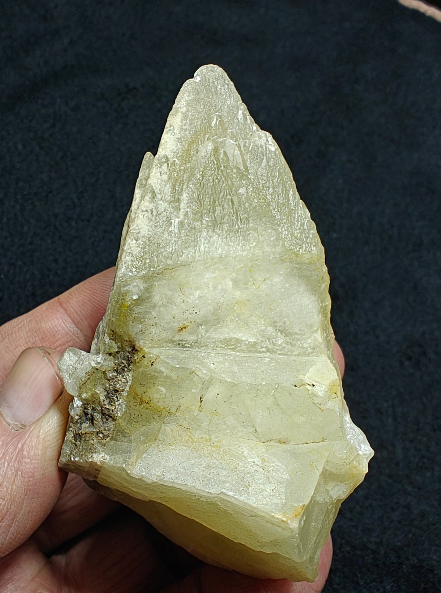 Single beautiful Dogteeth calcite crystal with beautiful terminations 147 grams