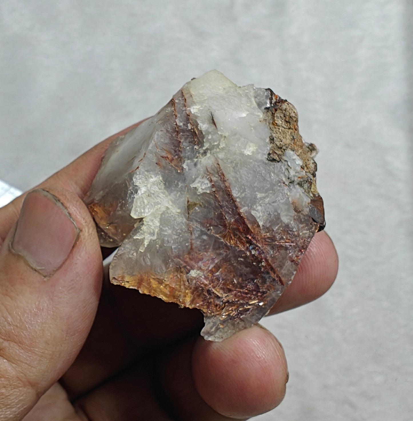 Natural Quartz Crystal with Rutiles Saginite 36 grams
