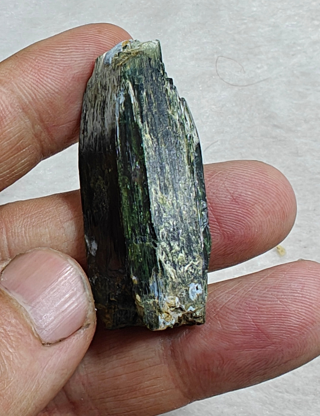 Natural aegirine crystal 21 grams