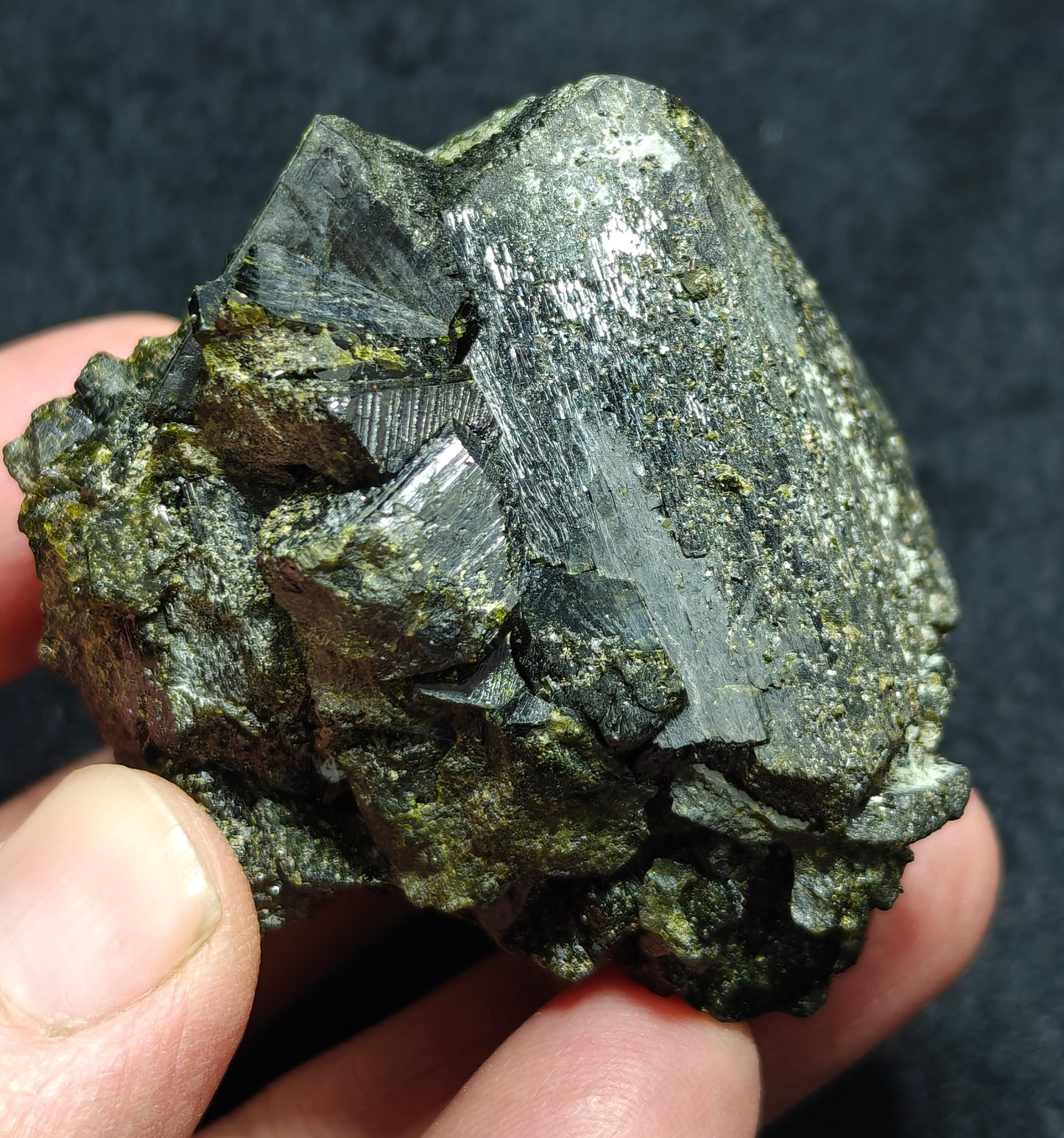 Natural dark green color epidote crystal 246 grams