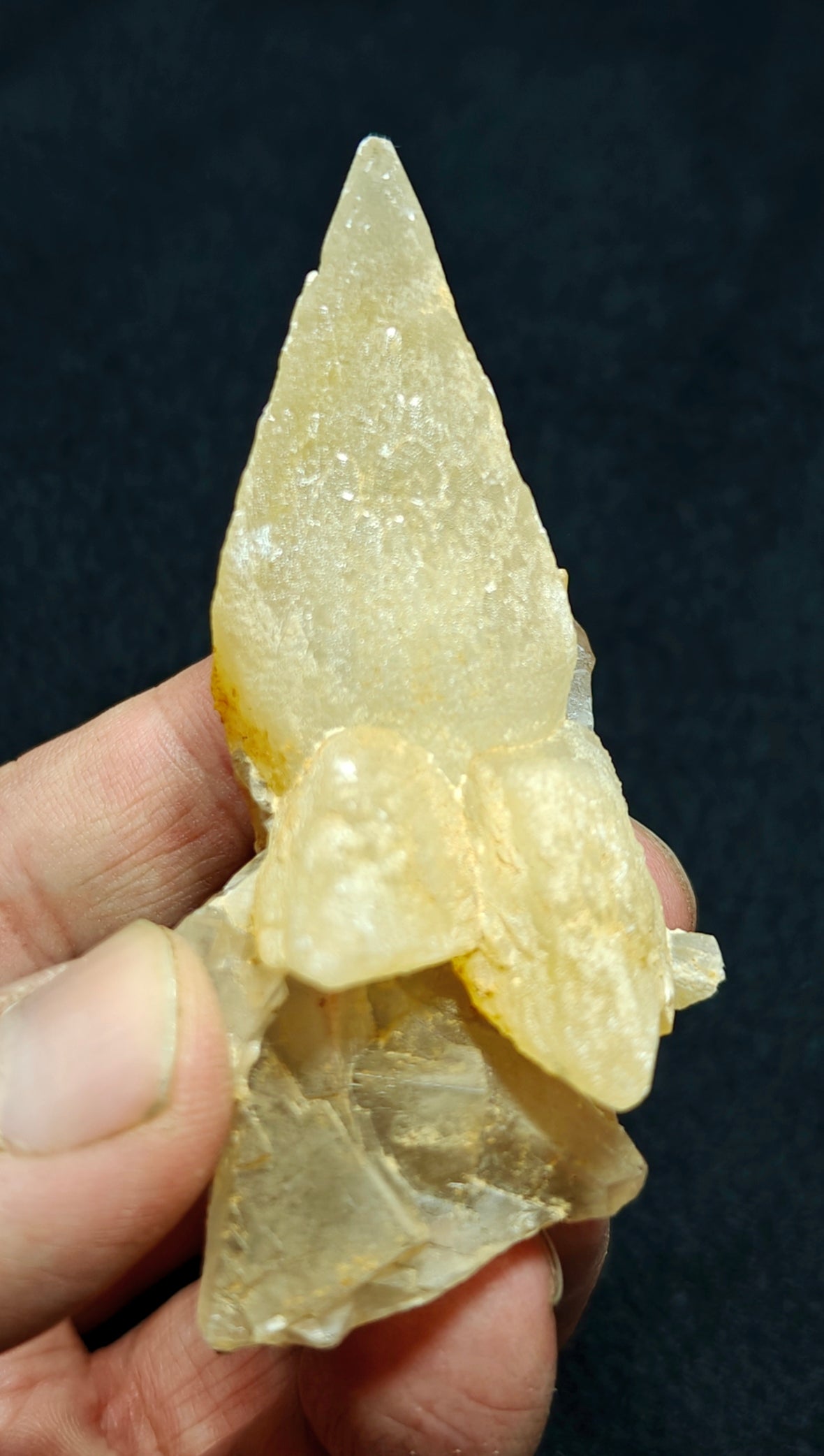 Single beautiful Dogteeth calcite crystals cluster with beautiful terminations with Fluorite combinations 80 grams