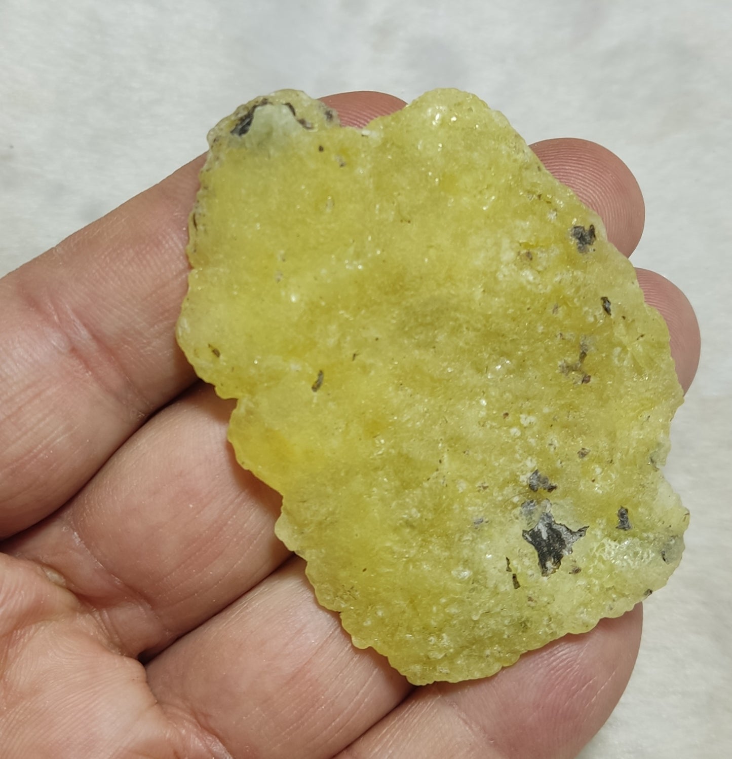 Natural yellow color Brucite 16 grams