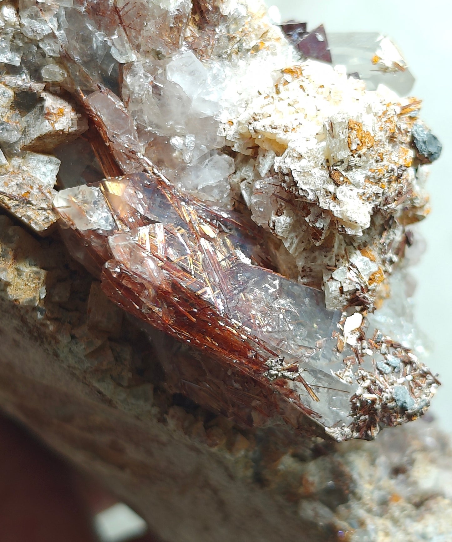 Natural quartz rutiles and siderite specimen 970 grams