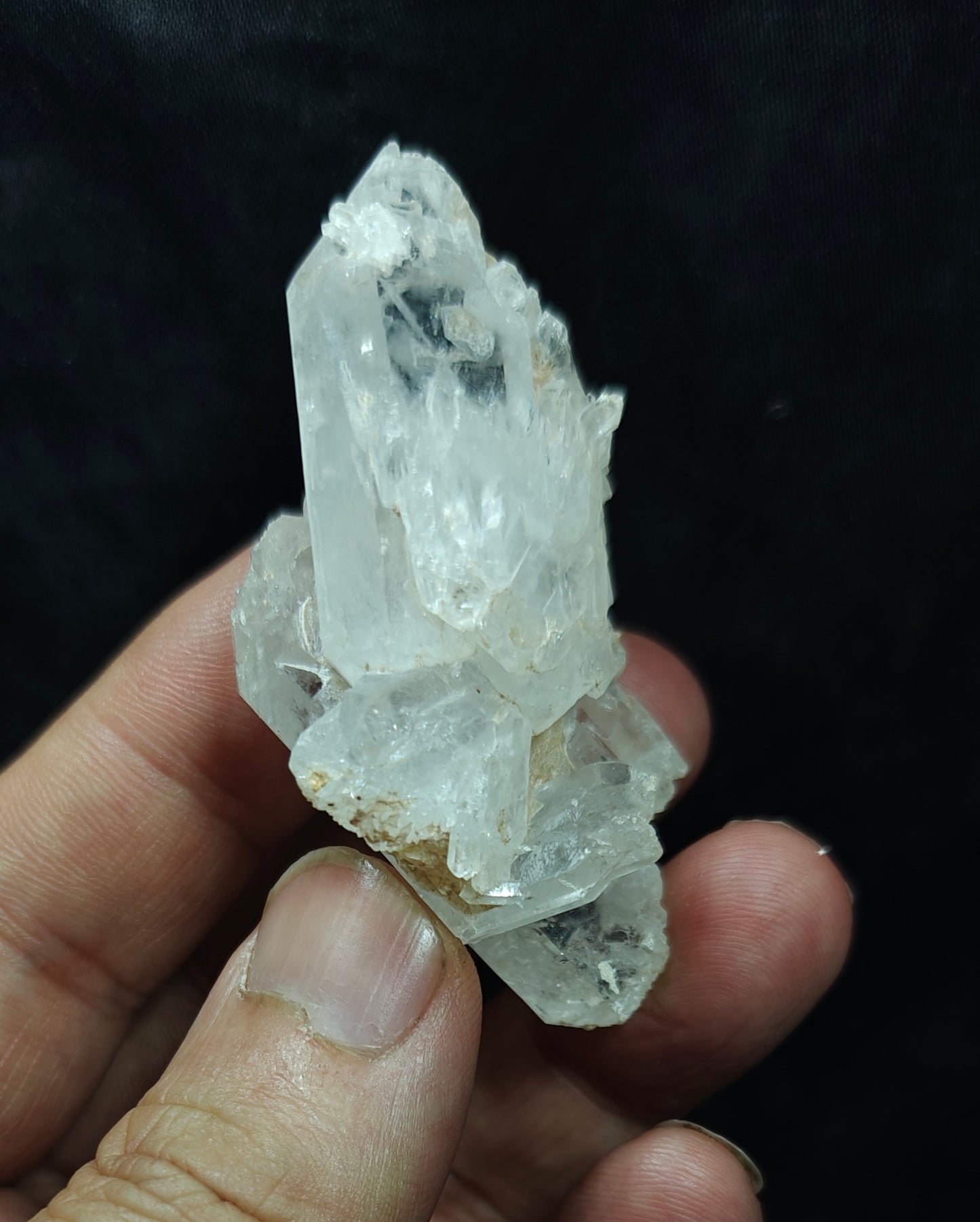 Natural terminated Faden Quartz crystals specimen 41 grams