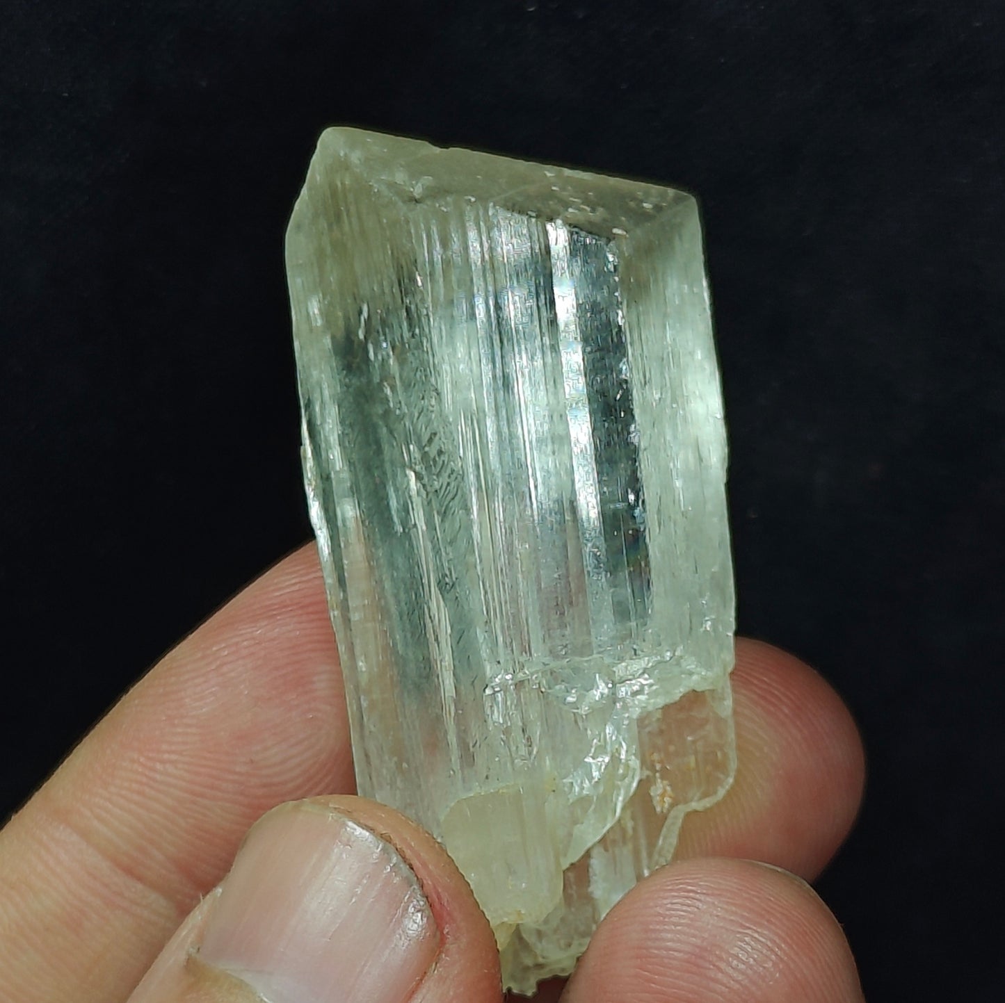 Natural spodumene crystal 39 grams