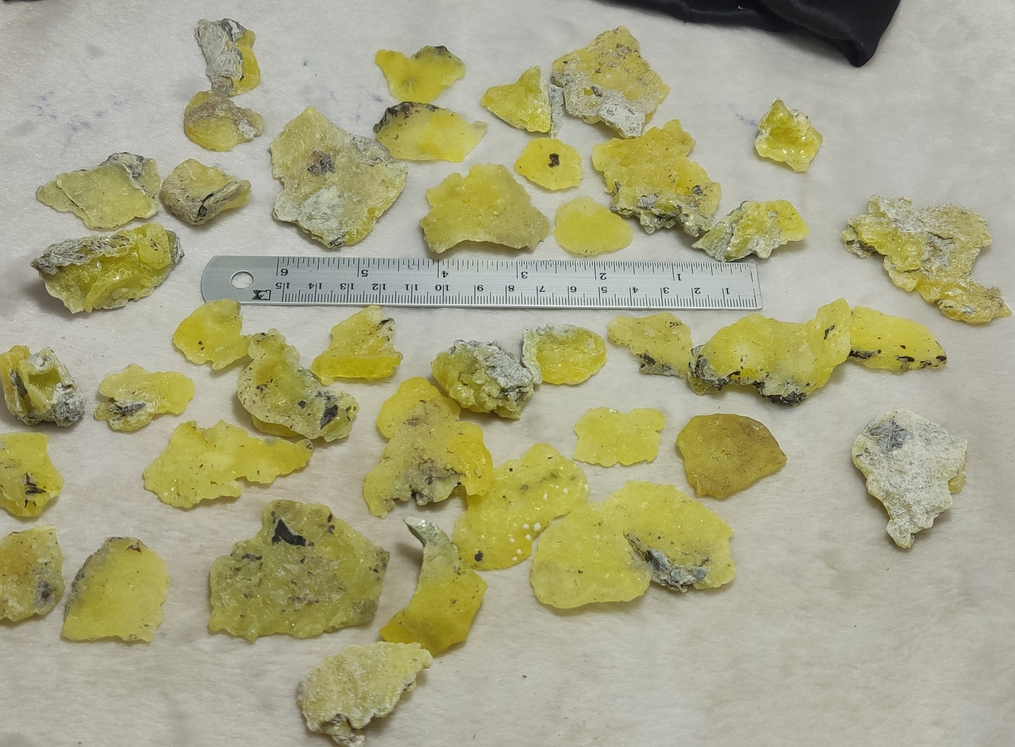 280 grams lot of Brucite