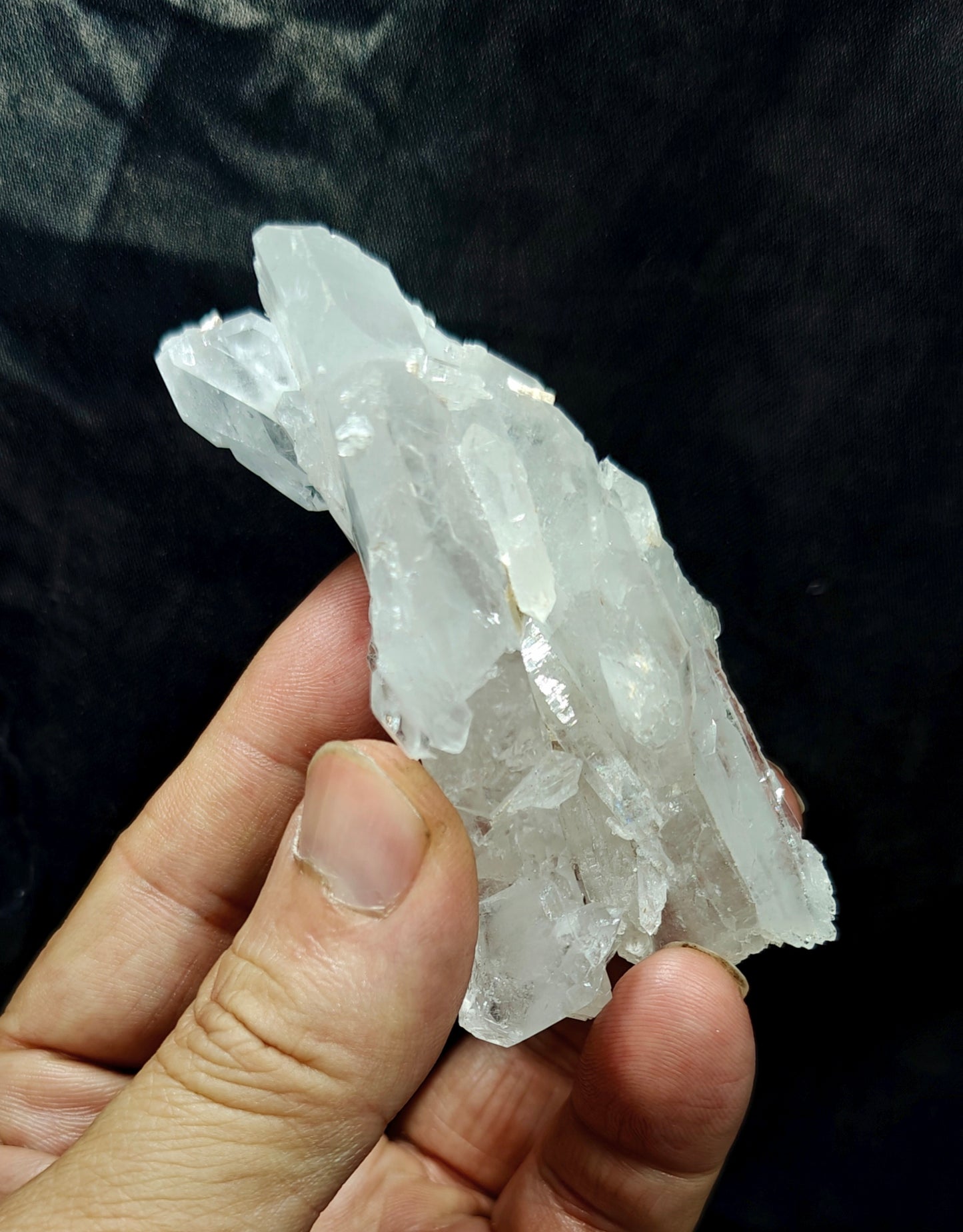 Natural terminated Faden Quartz crystals cluster 91 grams
