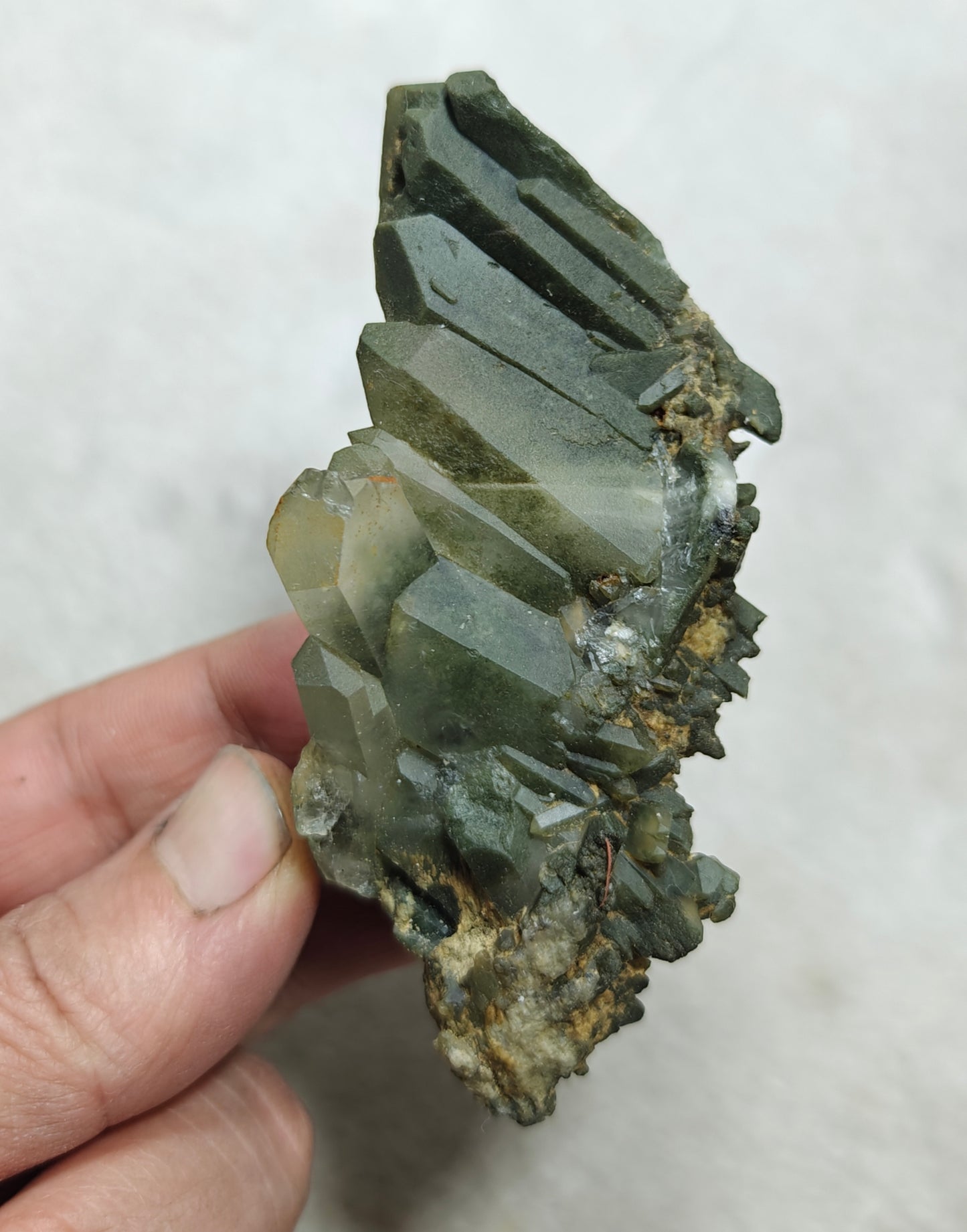 An Aesthetic Natural crystals cluster of beautifully terminated Chlorite Quartz 85 grams