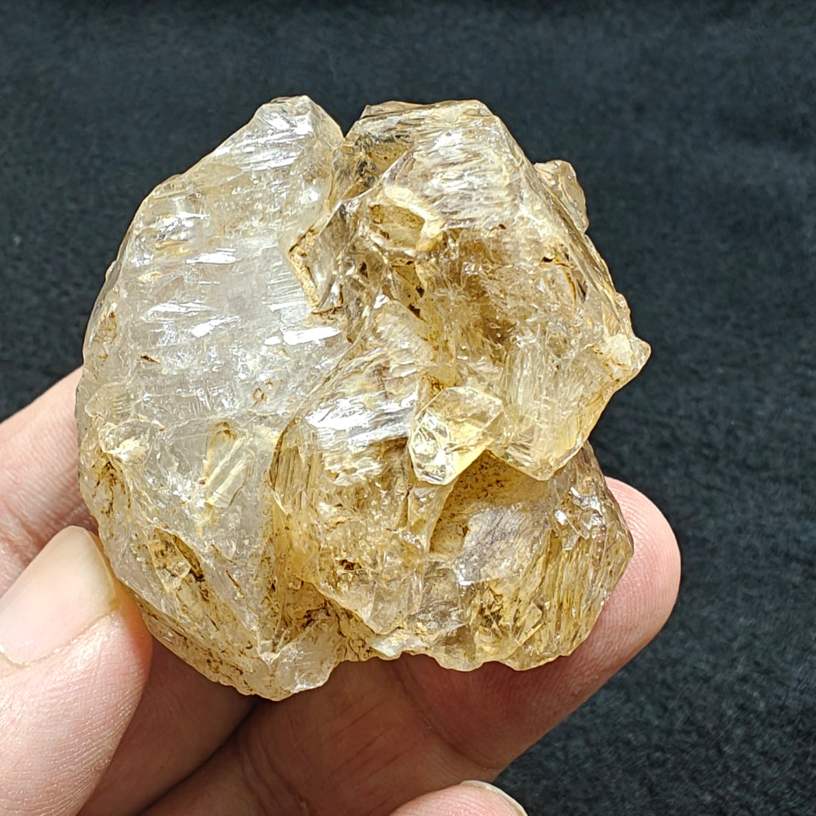 Natural window quartz fenster quartz crystal 111 grams