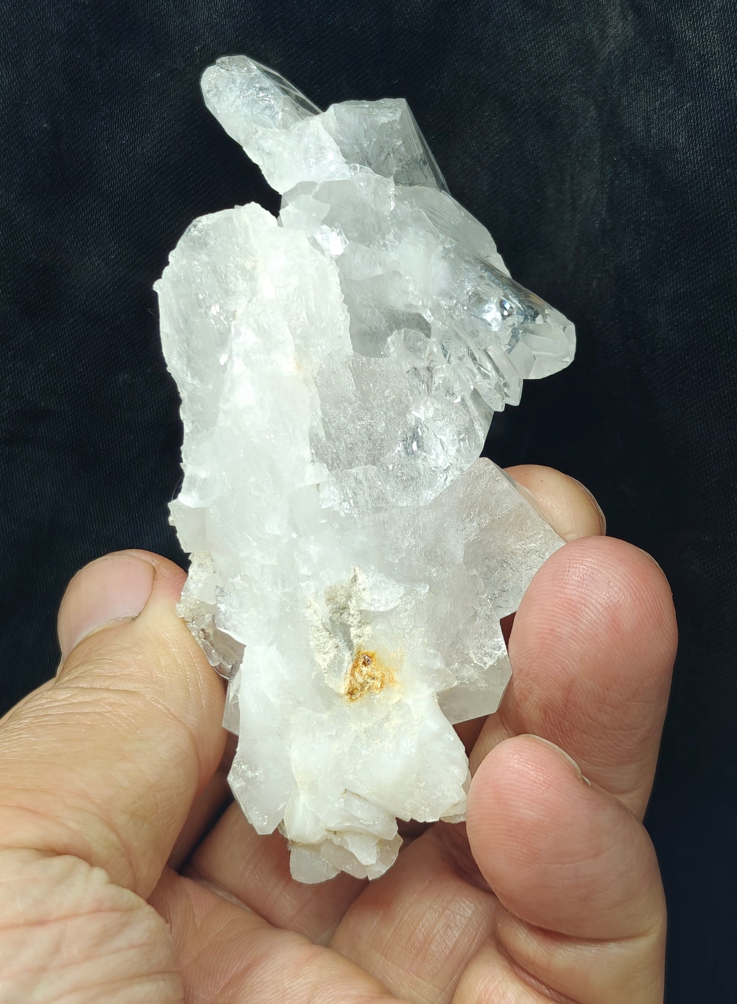Natural terminated clear Quartz Crystal cluster 143 grams